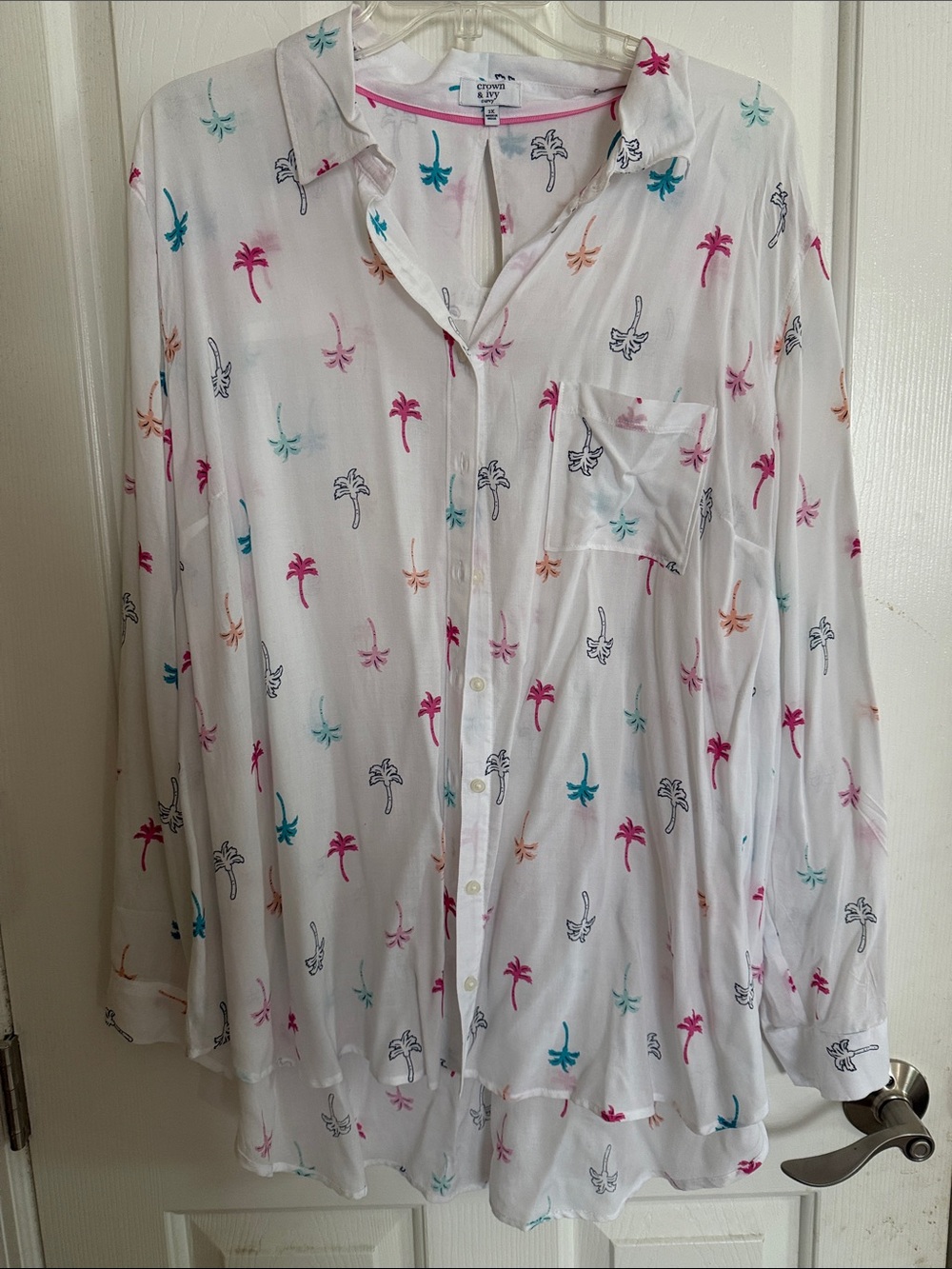 crown & ivy White Button-Up Shirt with Teal, Pink and Navy Palm Print